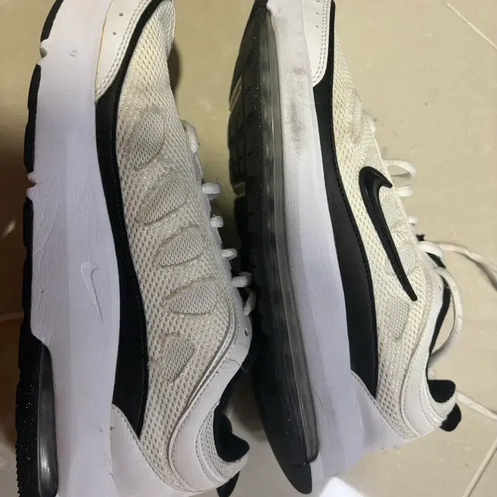 [BUNJANG] Nike Air Max White Sneakers / 나이키 에어맥스 흰색 운동화