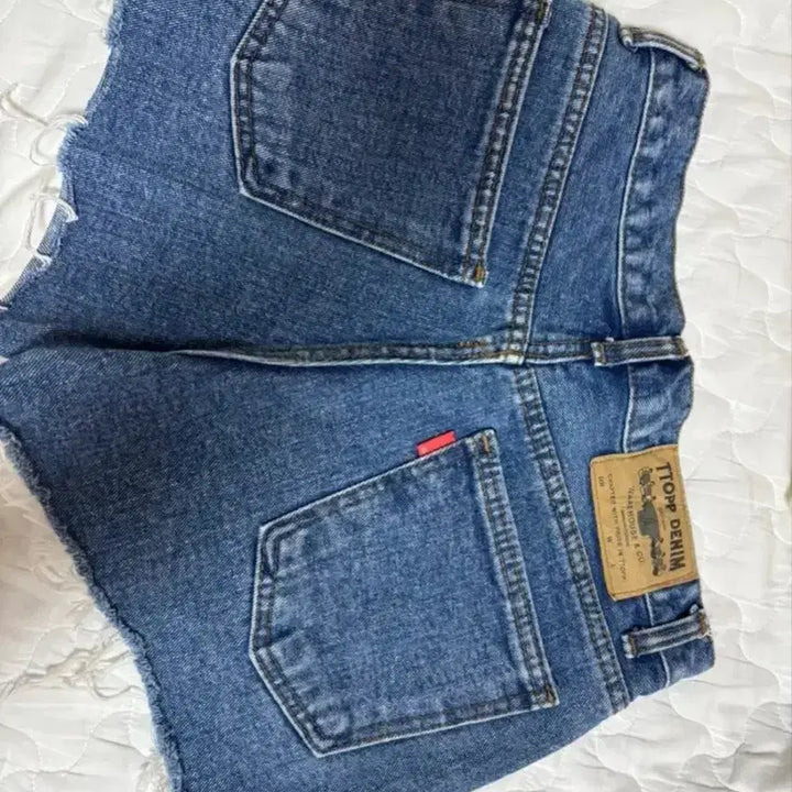 [BUNJANG] Cutout Denim Shorts / 청반바지 컷팅 데님 숏팬츠