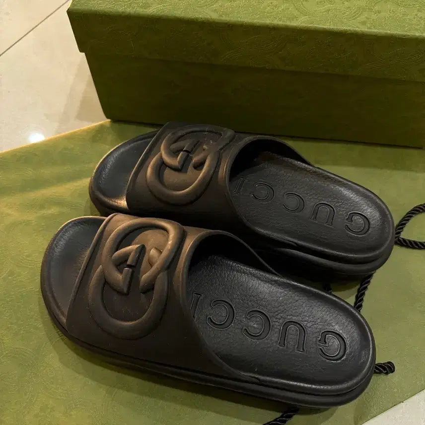 [BUNJANG] Gucci Interlocking G Black Rubber Slides / 구찌 슬라이드 인터로킹 G 블랙 러버 250/ 더이상의 가격 조정 xx!