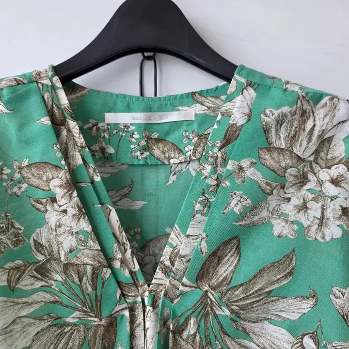 [BUNJANG] Sleeveless Blouse Green / F/ 그린 민소매 블라우스