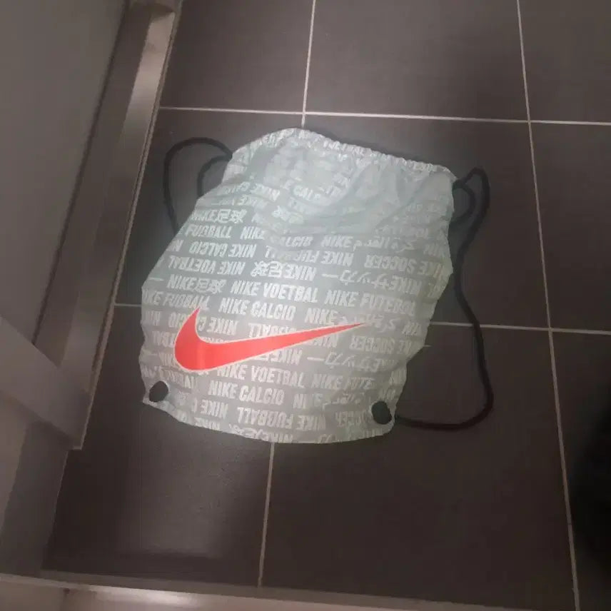 [BUNJANG] Nike Phantom GX 2 FG Soccer Cleats (Size 270) / 나이키 팬텀 gx 2 fg 270 민트 축구화 판매,교환