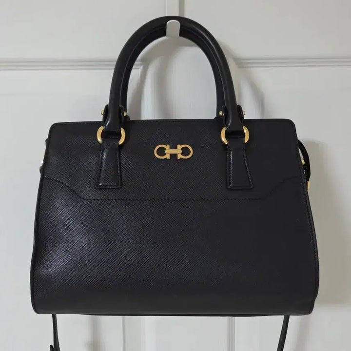 [BUNJANG] Salvatore Ferragamo Becky Small 2WAY Tote Bag Black Saffiano Leather / 페라가모 베키 스몰 2WAY 토트백
