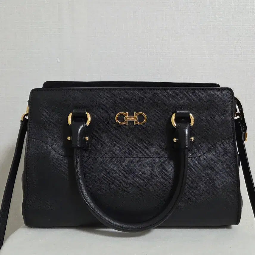 [BUNJANG] Salvatore Ferragamo Becky Small 2WAY Tote Bag Black Saffiano Leather / 페라가모 베키 스몰 2WAY 토트백