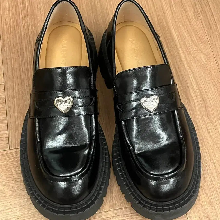 [BUNJANG] Noir Nine Heart Penny Loafer / 누아르나인 heart penny loafer