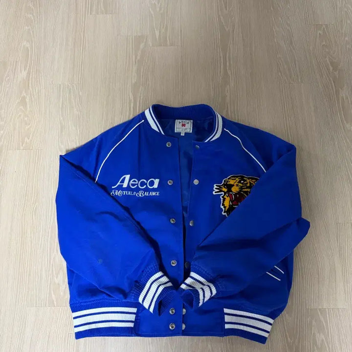 [BUNJANG] AICAWHITE Tiger Varsity Jacket Blue / 애이카화이트 타이거 바시티 자켓 블루