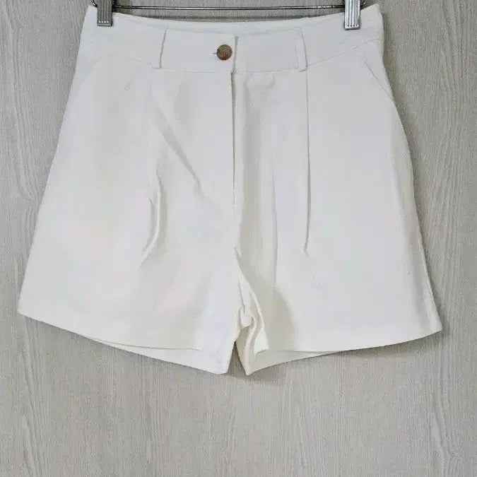 [BUNJANG] White Shorts Size 66 / 66 화이트 4부반바지 새상품