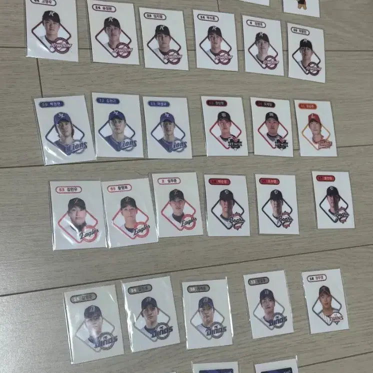[BUNJANG] KBO Bread Stickers / KBO 크보빵 띠부씰 판매합니다 (개별판매)