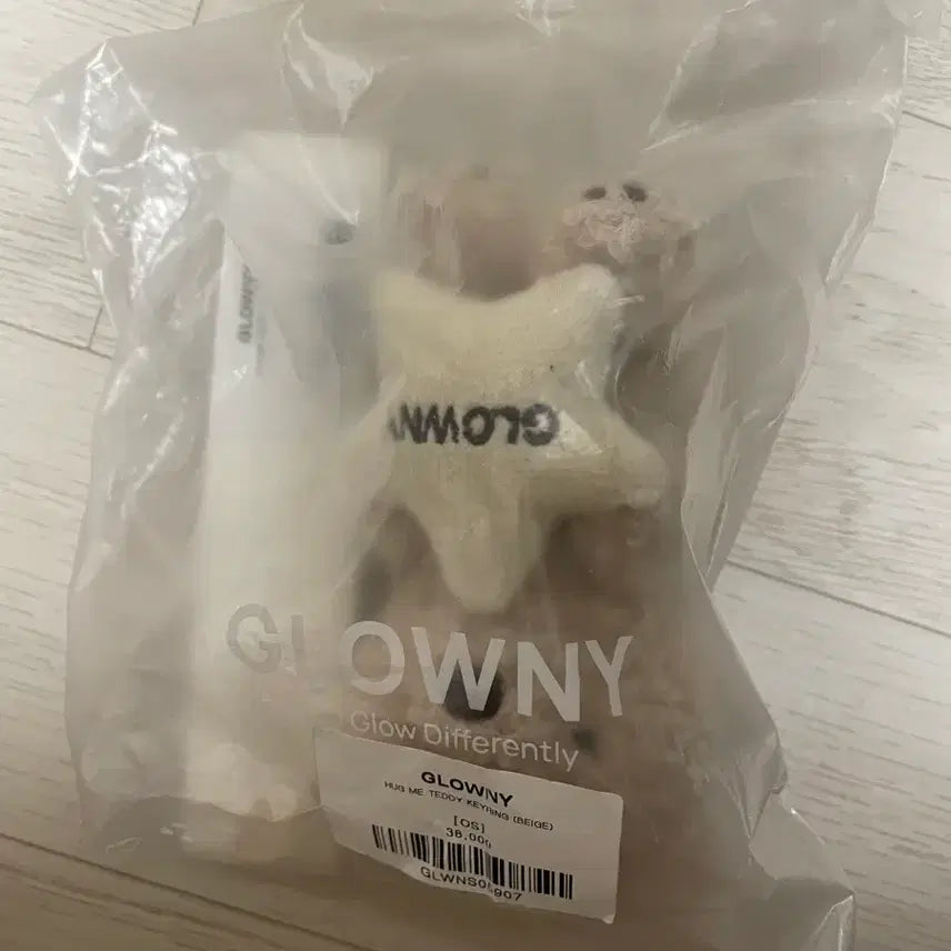 [BUNJANG] Glowny Teddy Bear Hug Keychain Beige / 글로니 테디 베어 허그 곰돌이 키링