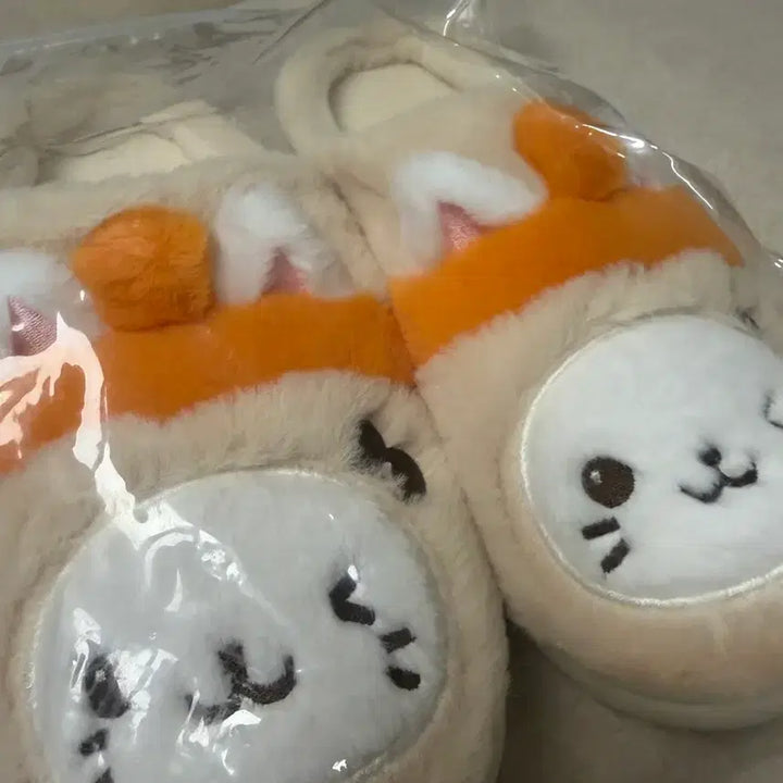 [BUNJANG] Yushi Ryo Bubble Cat Slippers &amp; Sleep Mask / 료  룐룐이 수면안대