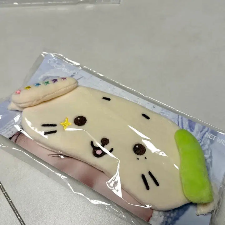 [BUNJANG] Yushi Ryo Bubble Cat Slippers &amp; Sleep Mask / 료  룐룐이 수면안대