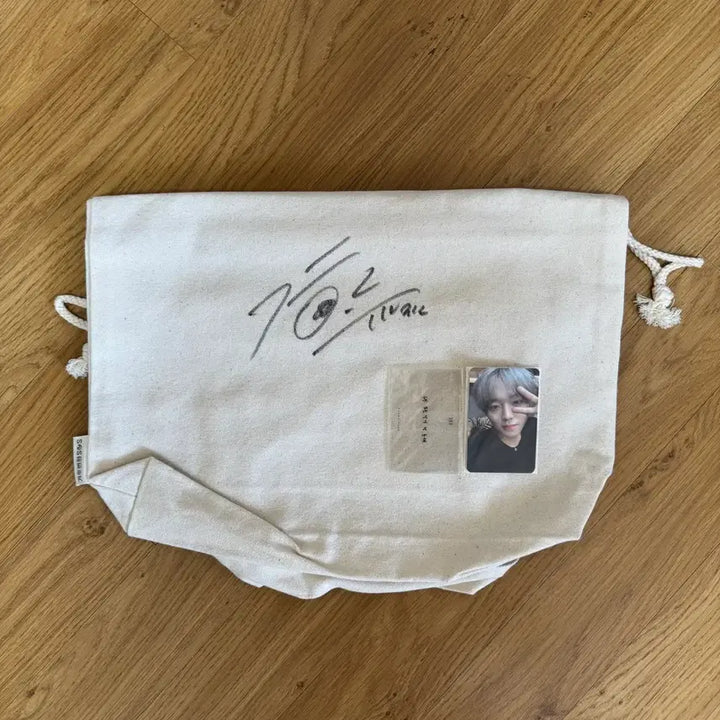 [BUNJANG] Park Ji Hoon 360 Official Photocard &amp; Autographed Eco Bag / 박지훈 360 공방포카, 친필사인 에코백, 환경부 나우 인형