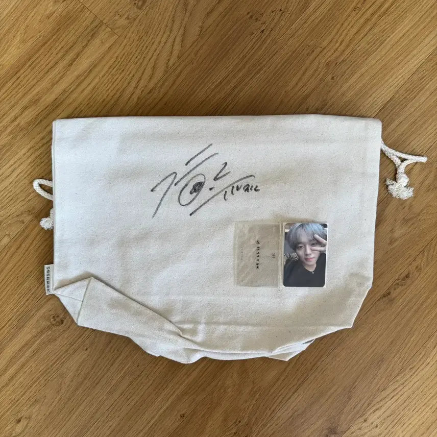 [BUNJANG] Park Ji Hoon 360 Official Photocard &amp; Autographed Eco Bag / 박지훈 360 공방포카, 친필사인 에코백, 환경부 나우 인형