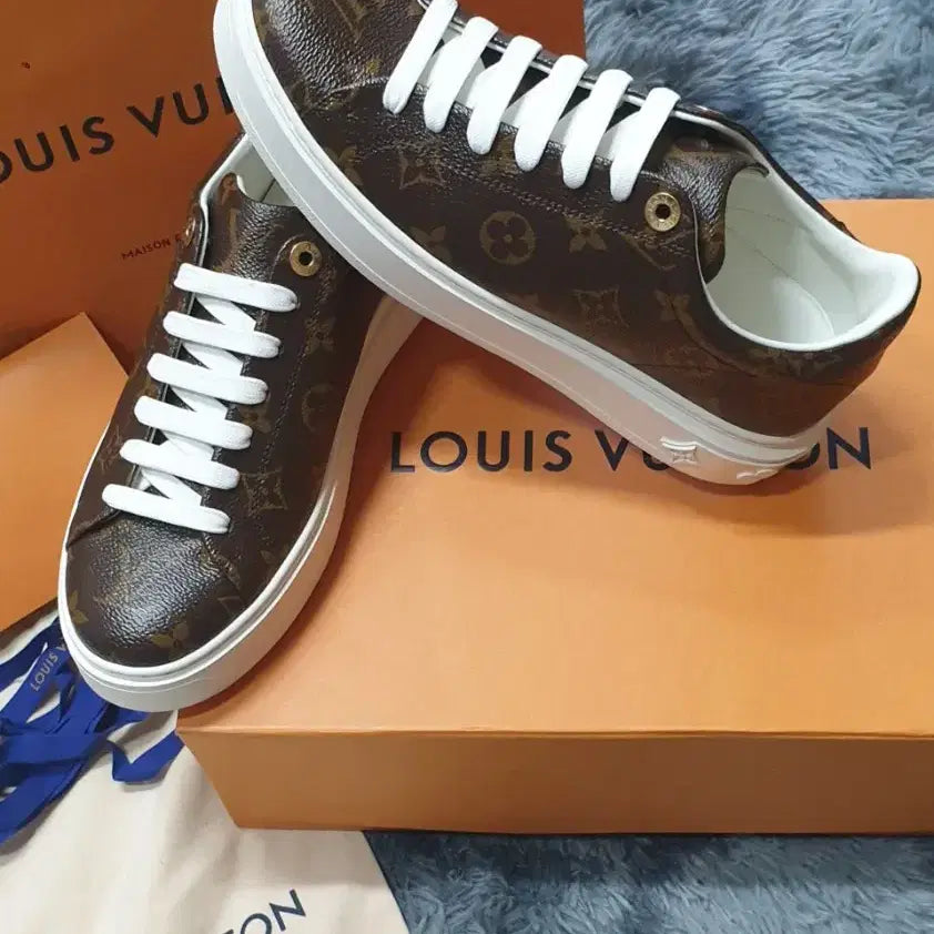 [BUNJANG] Louis Vuitton Time Out Monogram Sneakers / 루이비통 타임아웃 모노그램 스니커즈