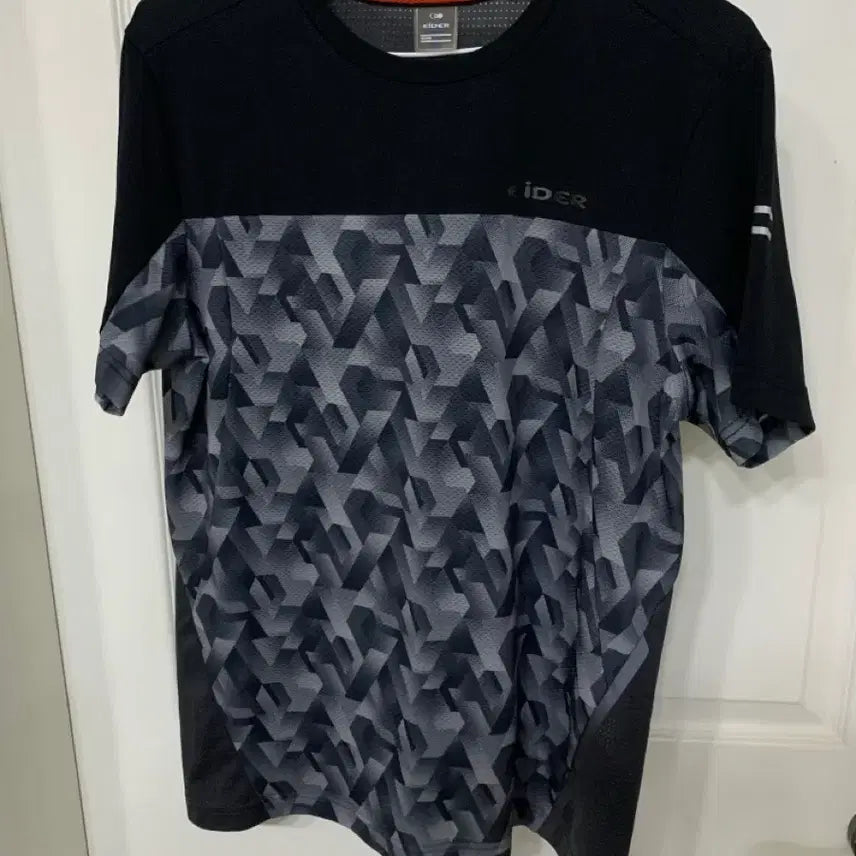 [BUNJANG] Eider Short-Sleeve T-Shirt Size 95 / 아이더 반팔티 95