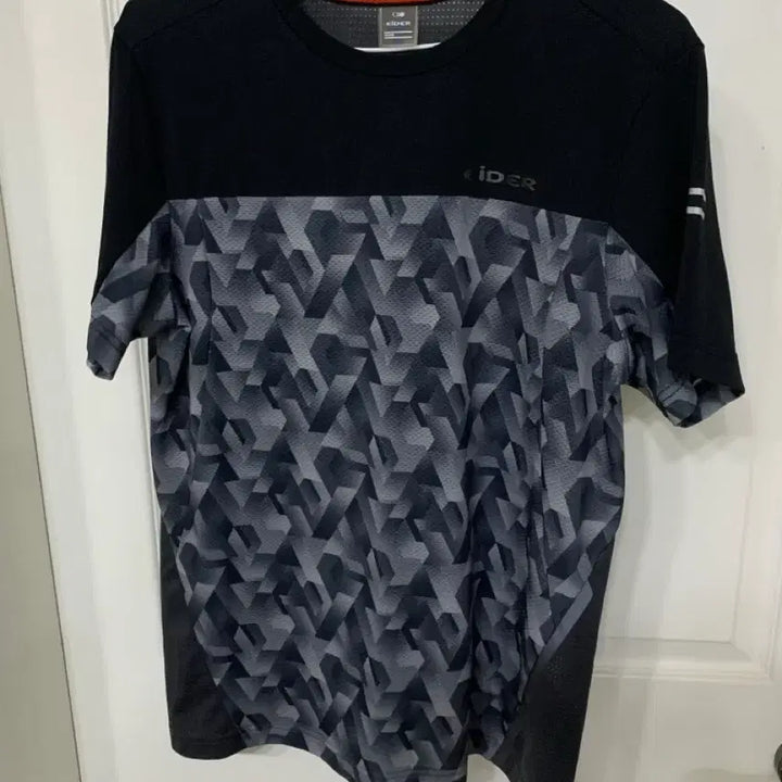 [BUNJANG] Eider Short-Sleeve T-Shirt Size 95 / 아이더 반팔티 95