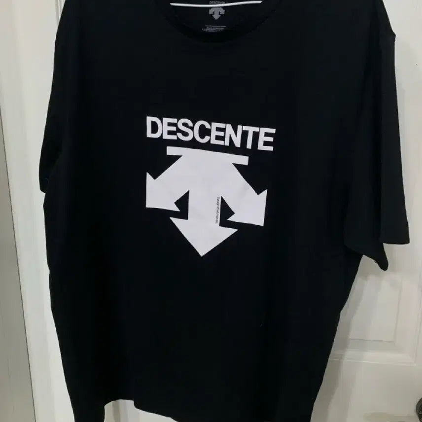 [BUNJANG] Descente Short Sleeve T-Shirt Size 110-115 / 데상트반팔티셔츠 110-115