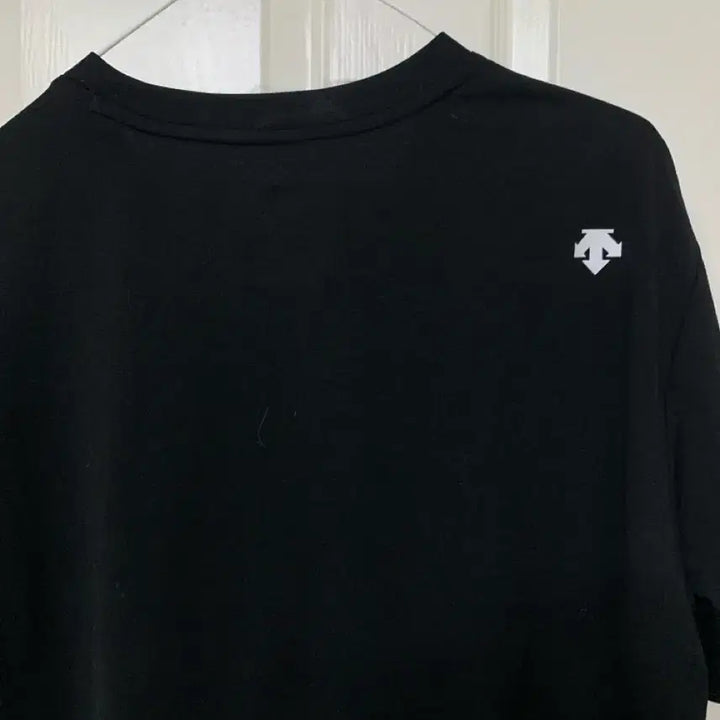 [BUNJANG] Descente Short Sleeve T-Shirt Size 110-115 / 데상트반팔티셔츠 110-115