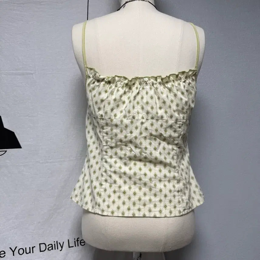 [BUNJANG] European Vintage Sleeveless Vest Top with Frills / 유럽빈티지 뷔스티에 빈티지 나시 연두색 그린 민소매 모리걸 프릴 레이어드