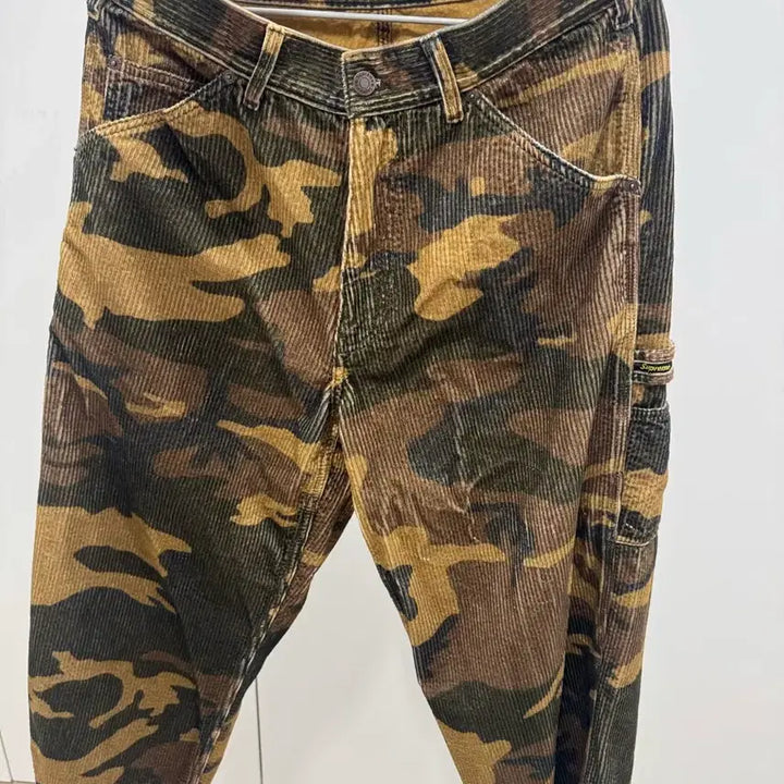 [BUNJANG] Supreme Wide Wale Corduroy Painter Pants Woodland Camo / 슈프림 와이드 웨일 코듀로이 페인터 팬츠 우드랜드 카모 - 25FW 32