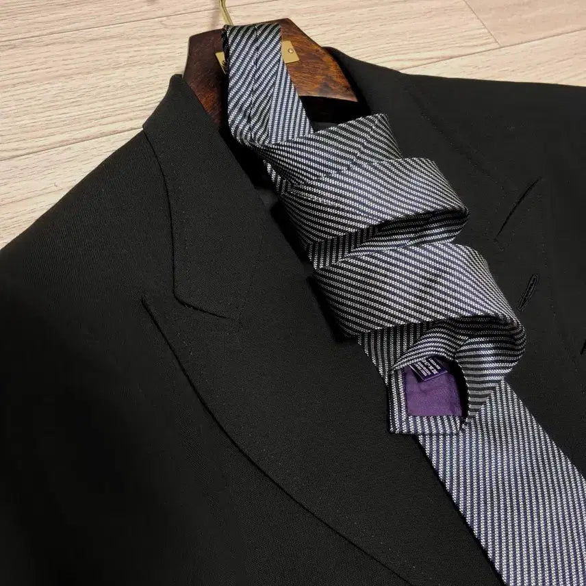 [BUNJANG] Ralph Lauren Purple Label Striped Necktie (England Made) / 랄프로렌 퍼플라벨 사선넥타이
