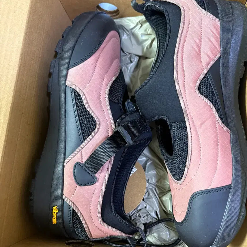 [BUNJANG] Archivepke x CAYL Vibram Sneakers Pink / 아카이브앱크 케일(archivepke x CAYL) 비브람 스니커즈 핑크