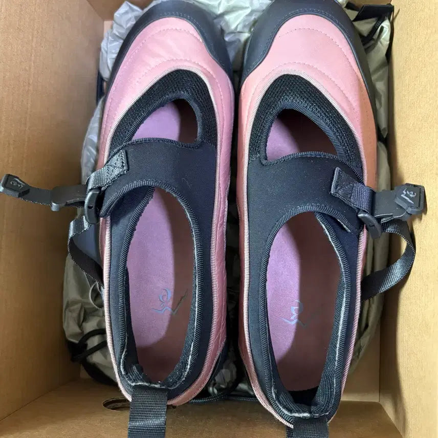 [BUNJANG] Archivepke x CAYL Vibram Sneakers Pink / 아카이브앱크 케일(archivepke x CAYL) 비브람 스니커즈 핑크