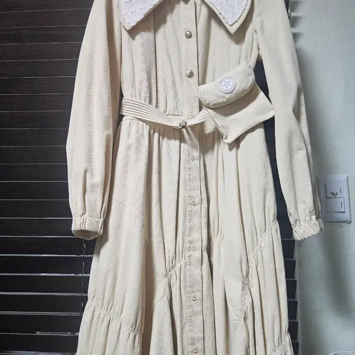[BUNJANG] Ozscecon Lace Collar Belt Long Dress / 오즈세컨 레이스 칼라 벨트 롱 원피스