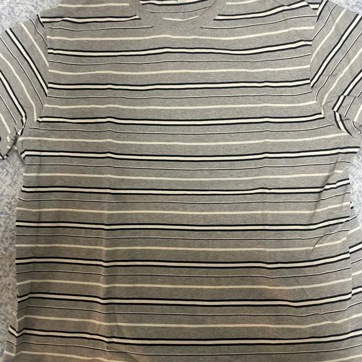 [BUNJANG] Shutter Stripe Short Sleeve T-Shirt Grey M / 셔터 스트라이프 반팔 티셔츠 그레이 M