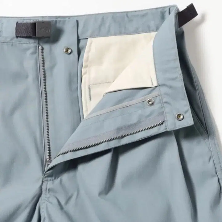 [BUNJANG] nanamica x BEAMS Chino Tuck Field Shorts Dusty Blue / 나나미카X빔즈별주 Chino Tuck Field Shorts 36사이즈