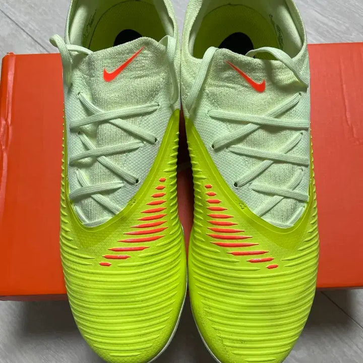 [BUNJANG] Nike Phantom 6 Pro TF 275 Futsal Shoes / 나이키 팬텀6 프로 TF 275 풋살화