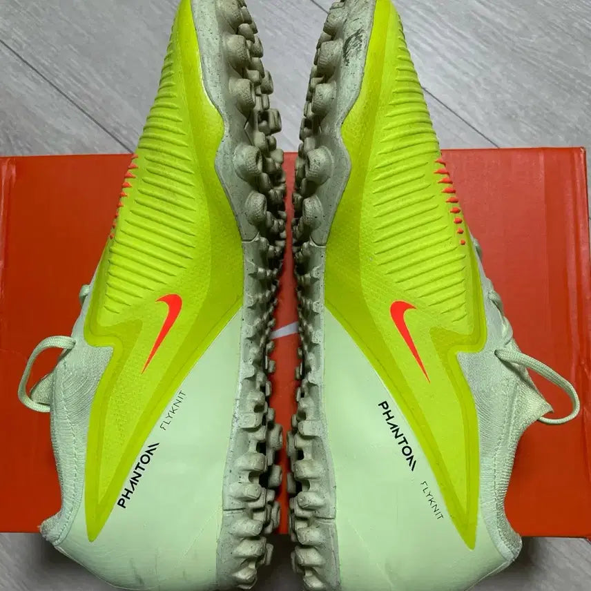 [BUNJANG] Nike Phantom 6 Pro TF 275 Futsal Shoes / 나이키 팬텀6 프로 TF 275 풋살화