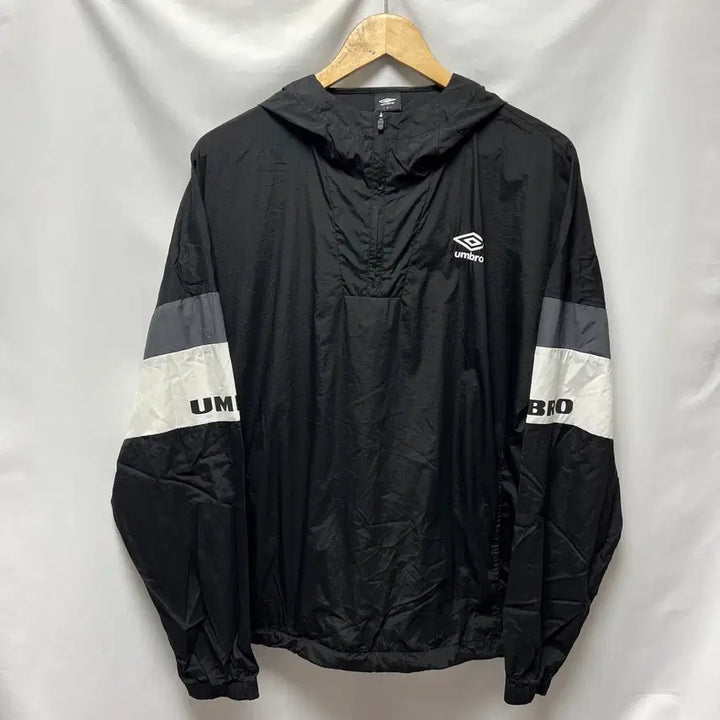 [BUNJANG] Umbro Training Black Woven Windbreaker Anorak Half Zip Size M / [정품/M] 엄브로 트레이닝 블랙 우븐 바람막이 아노락 반집업