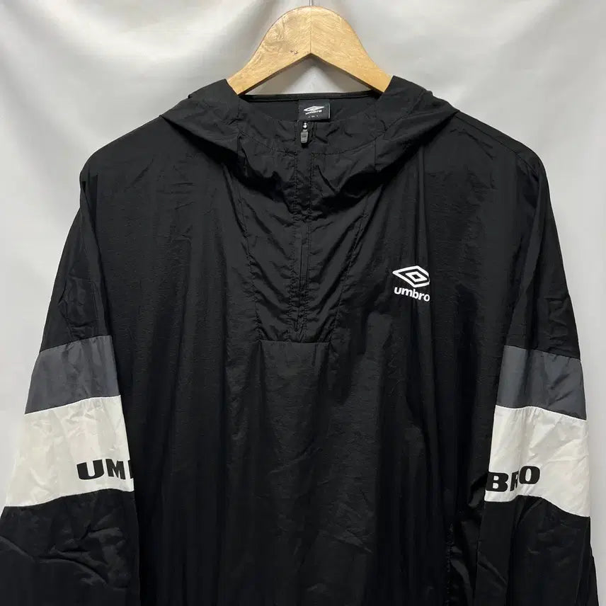 [BUNJANG] Umbro Training Black Woven Windbreaker Anorak Half Zip Size M / [정품/M] 엄브로 트레이닝 블랙 우븐 바람막이 아노락 반집업