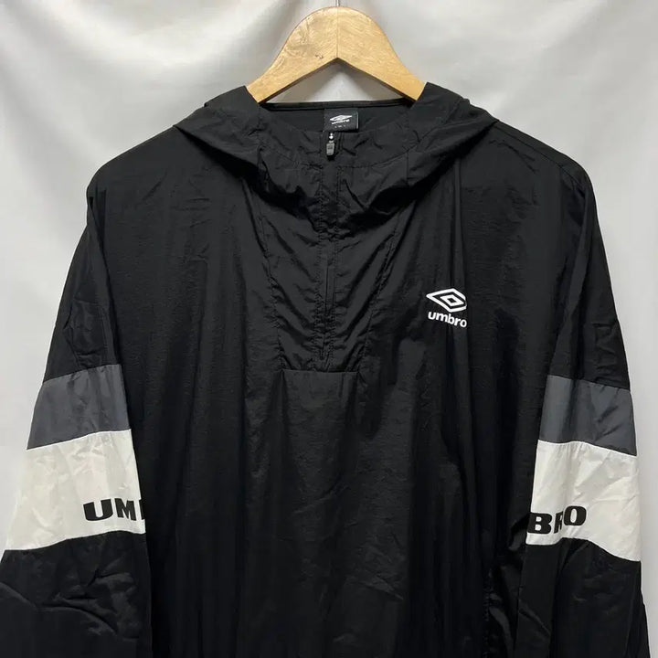 [BUNJANG] Umbro Training Black Woven Windbreaker Anorak Half Zip Size M / [정품/M] 엄브로 트레이닝 블랙 우븐 바람막이 아노락 반집업