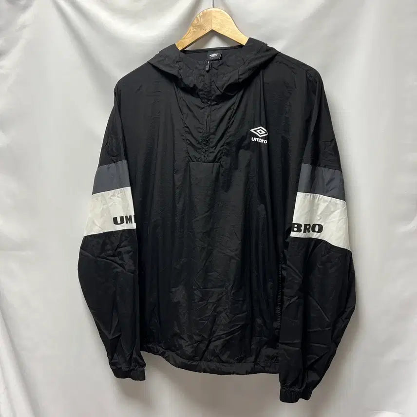 [BUNJANG] Umbro Training Black Woven Windbreaker Anorak Half Zip Size M / [정품/M] 엄브로 트레이닝 블랙 우븐 바람막이 아노락 반집업