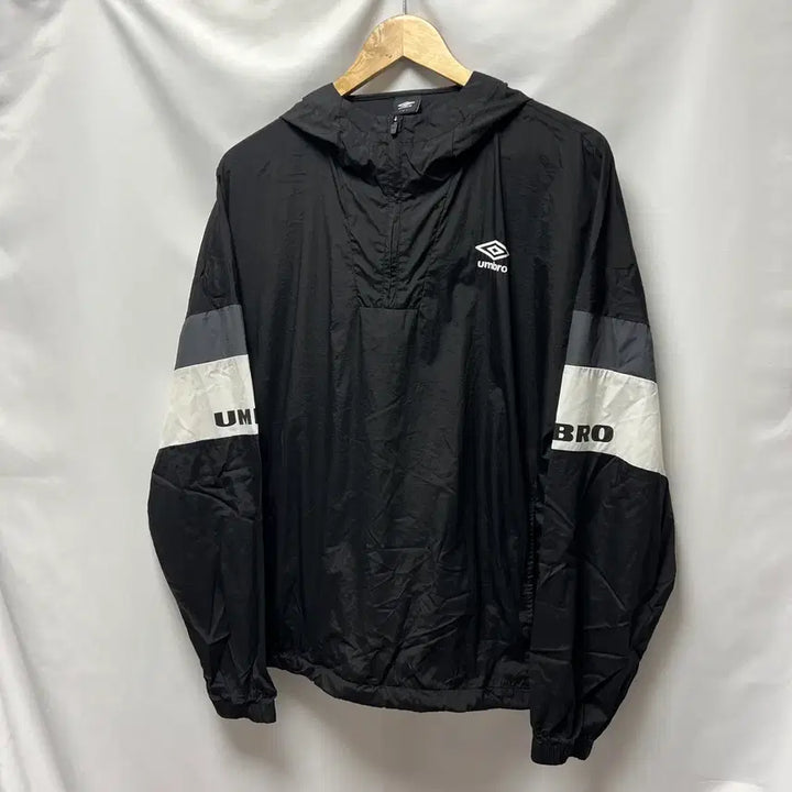 [BUNJANG] Umbro Training Black Woven Windbreaker Anorak Half Zip Size M / [정품/M] 엄브로 트레이닝 블랙 우븐 바람막이 아노락 반집업