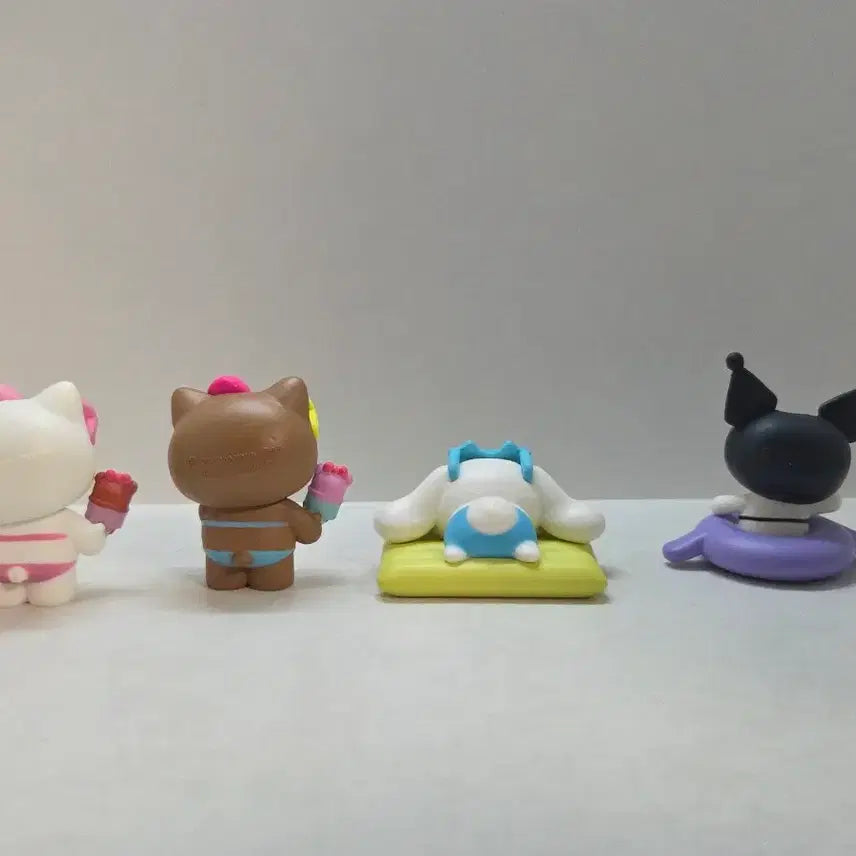 [BUNJANG] Sanrio Minna no Pool Gacha Figure Set / 산리오 모두의 수영장 가챠 피규어 세트