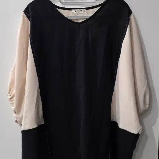 [BUNJANG] Reearth Color Block Blouse Black/Ivory / Reearth 배색 블라우스 블랙/아이보리