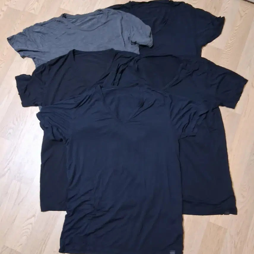 [BUNJANG] Uniqlo Heattech Innerwear Bundle (Set of 5) / 히트텍 5개 팝니다. 5개 합쳐서 만원