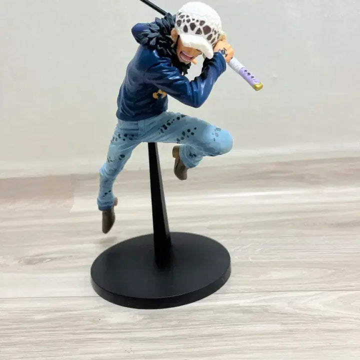 [BUNJANG] One Piece Law Figure (No Box) / 원피스 로우 피규어 노 박스
