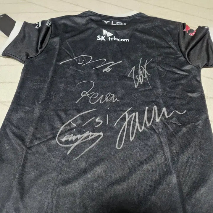 [BUNJANG] T1 Signed Uniform Size S / T1 싸인 유니폼 S사이즈