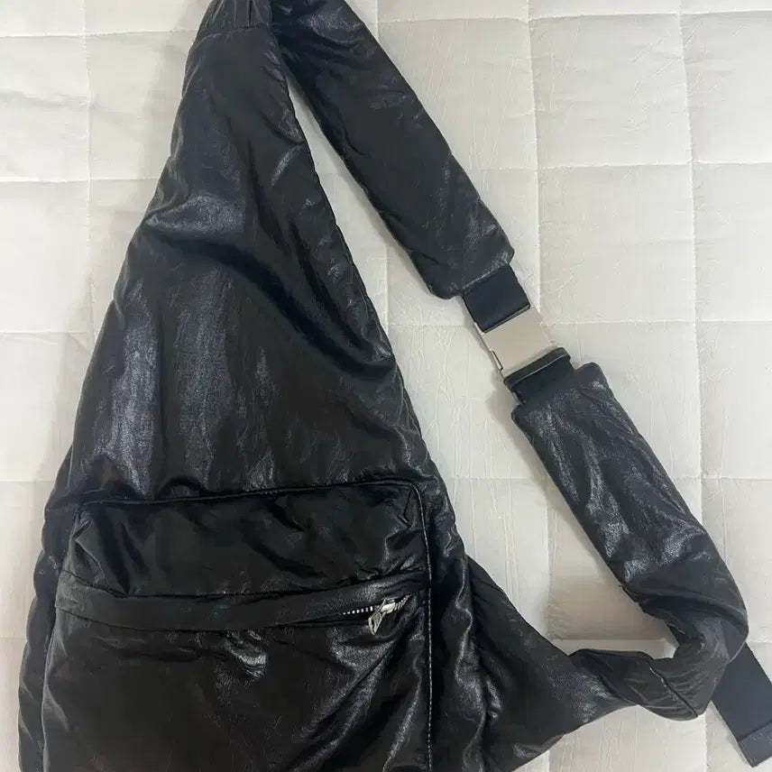 [BUNJANG] Alrene Leather Big Pocket Sling Bag / [OS] 알렌느 Leather Big Pocket 슬링백