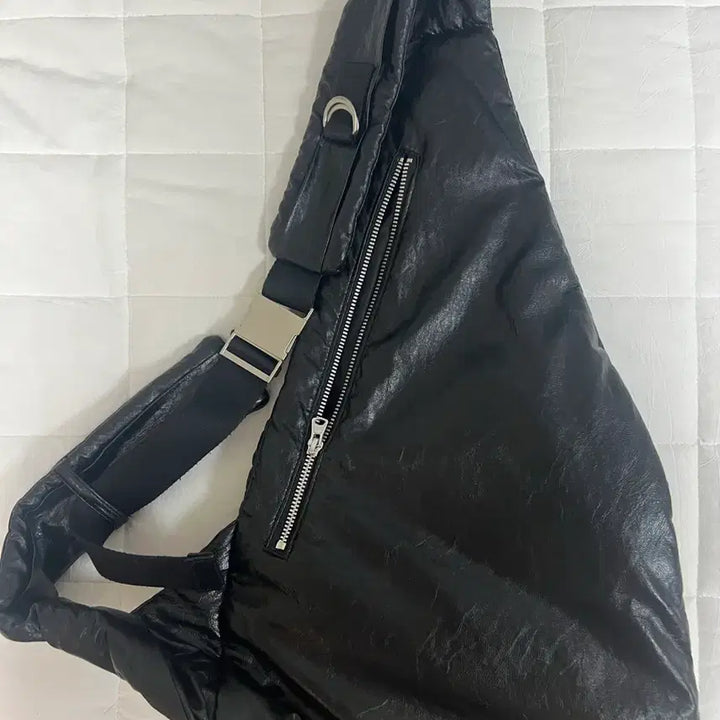 [BUNJANG] Alrene Leather Big Pocket Sling Bag / [OS] 알렌느 Leather Big Pocket 슬링백