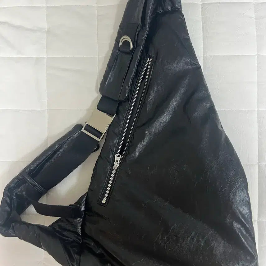 [BUNJANG] Alrene Leather Big Pocket Sling Bag / [OS] 알렌느 Leather Big Pocket 슬링백