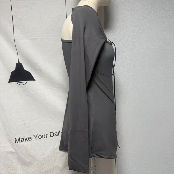 [BUNJANG] Phased Charcoal Long Sleeve T-Shirt with Layered Cut and Side Slits / 페이즈드 차콜 긴팔 스트링 긴팔티셔츠 레이어드 절개 옆트임 무대의상
