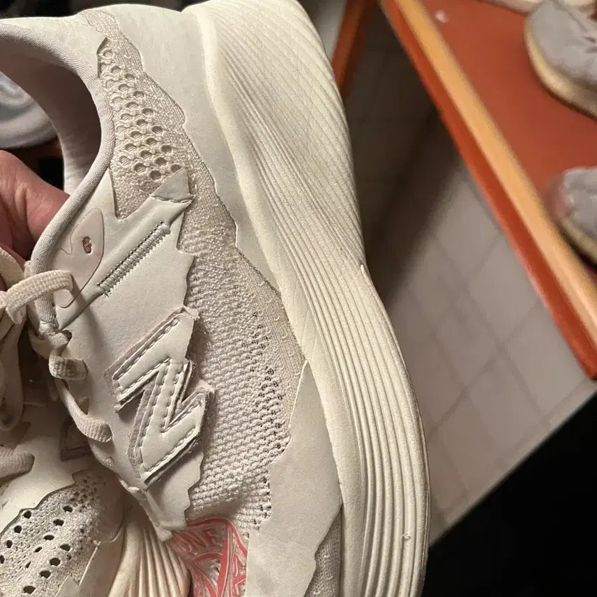 [BUNJANG] New Balance x Stone Island Tokyo Design Studio FuelCell RC Elite v2 Sneakers (White) / 뉴발란스 스톤아일랜드 도쿄디자인 스튜디오 퓨어셀 RC 엘리트 v2 265