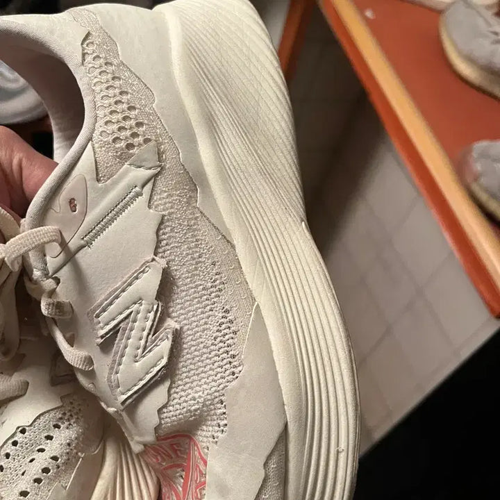 [BUNJANG] New Balance x Stone Island Tokyo Design Studio FuelCell RC Elite v2 Sneakers (White) / 뉴발란스 스톤아일랜드 도쿄디자인 스튜디오 퓨어셀 RC 엘리트 v2 265