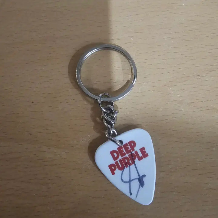 [BUNJANG] Deep Purple Autographed Guitar Pick Keychain / 딥퍼플 DEEP PURPLE 내한 싸인 피크 키링