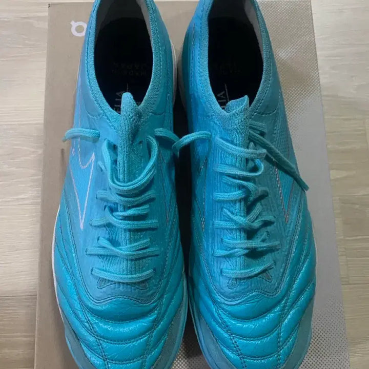 [BUNJANG] Mizuno Morelia Sala Beta Japan TF Soccer Cleats / 미즈노 모렐리아 살라 베타 재팬 tf