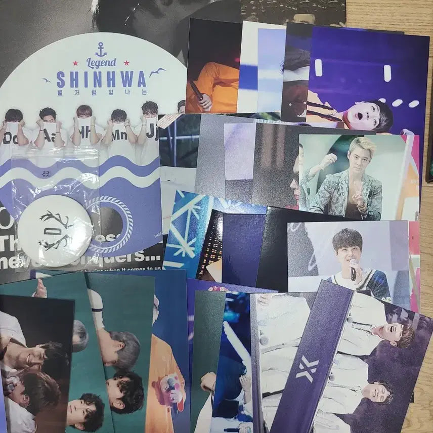 [BUNJANG] Shinhwa 2001 Live Concert DVD Bundle Set / 신화 인화사진, 2001 라이브 콘서트 DVD 포함 굿즈